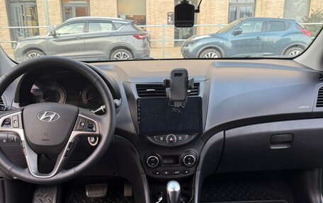 Hyundai Solaris II рестайлинг, 2014 год, 900 000 рублей, 3 фотография