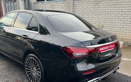 Mercedes-Benz E-Класс, 2019 год, 2 390 000 рублей, 4 фотография