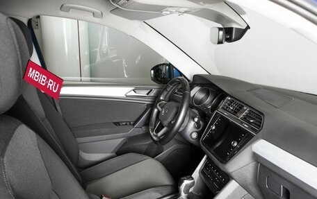 Volkswagen Tiguan II, 2021 год, 3 599 844 рублей, 4 фотография