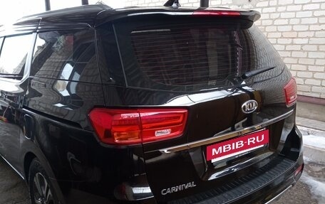 KIA Carnival III, 2018 год, 2 750 000 рублей, 6 фотография