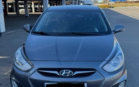 Hyundai Solaris II рестайлинг, 2013 год, 1 030 000 рублей, 38 фотография