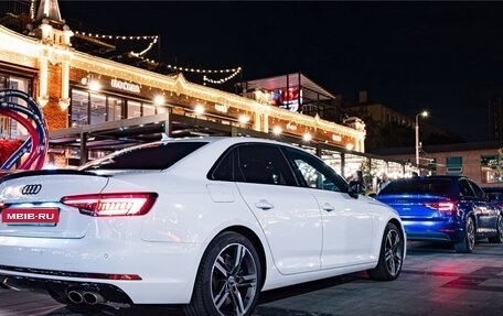 Audi A4, 2019 год, 3 090 000 рублей, 6 фотография