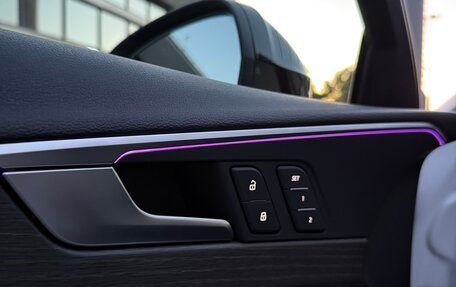 Audi A4, 2019 год, 3 090 000 рублей, 10 фотография