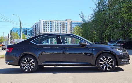 Skoda Superb III рестайлинг, 2025 год, 3 300 000 рублей, 4 фотография