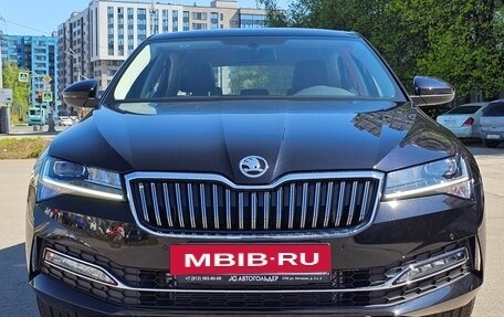 Skoda Superb III рестайлинг, 2025 год, 3 300 000 рублей, 2 фотография
