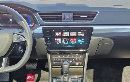 Skoda Superb III рестайлинг, 2025 год, 3 300 000 рублей, 24 фотография