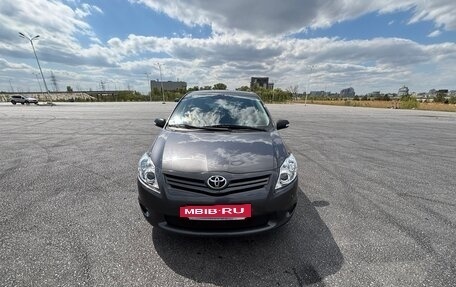 Toyota Auris II, 2011 год, 1 100 000 рублей, 2 фотография
