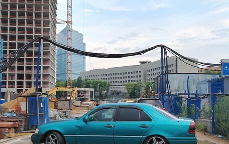 Mercedes-Benz C-Класс, 1997 год, 280 000 рублей, 3 фотография