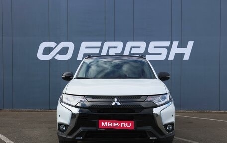 Mitsubishi Outlander III рестайлинг 3, 2021 год, 2 910 000 рублей, 3 фотография