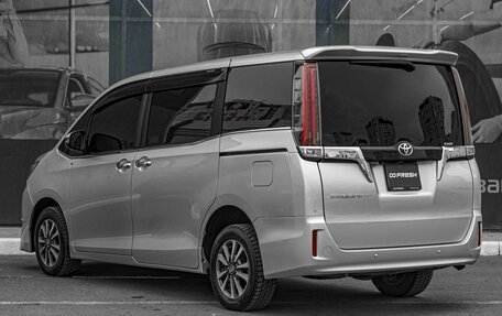 Toyota Esquire I, 2019 год, 2 719 000 рублей, 2 фотография