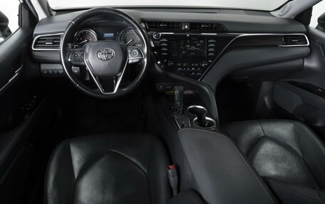 Toyota Camry, 2019 год, 3 159 000 рублей, 6 фотография