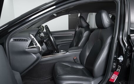 Toyota Camry, 2019 год, 3 159 000 рублей, 10 фотография