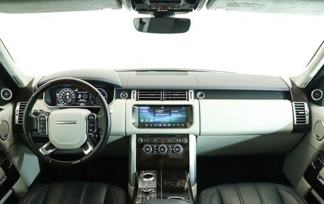 Land Rover Range Rover IV рестайлинг, 2017 год, 5 890 000 рублей, 12 фотография