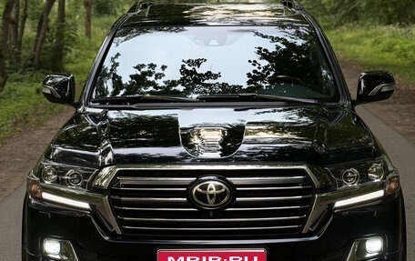 Toyota Land Cruiser 200, 2017 год, 6 800 000 рублей, 1 фотография