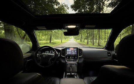 Toyota Land Cruiser 200, 2017 год, 6 800 000 рублей, 9 фотография