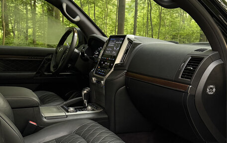 Toyota Land Cruiser 200, 2017 год, 6 800 000 рублей, 11 фотография