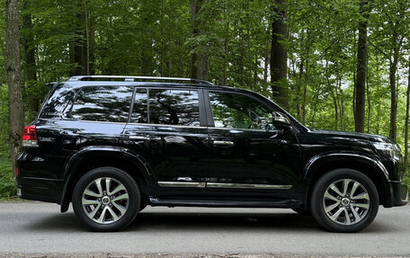 Toyota Land Cruiser 200, 2017 год, 6 800 000 рублей, 8 фотография