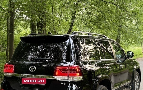 Toyota Land Cruiser 200, 2017 год, 6 800 000 рублей, 6 фотография