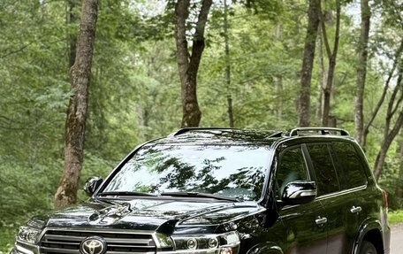 Toyota Land Cruiser 200, 2017 год, 6 800 000 рублей, 2 фотография