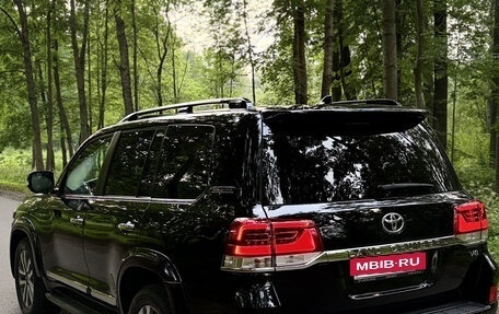 Toyota Land Cruiser 200, 2017 год, 6 800 000 рублей, 5 фотография