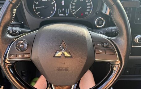 Mitsubishi Outlander III рестайлинг 3, 2020 год, 2 450 000 рублей, 2 фотография