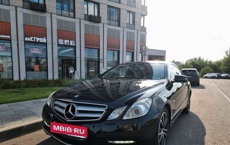 Mercedes-Benz E-Класс, 2012 год, 1 870 000 рублей, 4 фотография