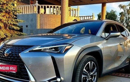 Lexus UX I, 2021 год, 2 950 000 рублей, 3 фотография