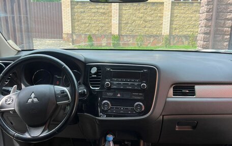 Mitsubishi Outlander III рестайлинг 3, 2012 год, 985 000 рублей, 7 фотография