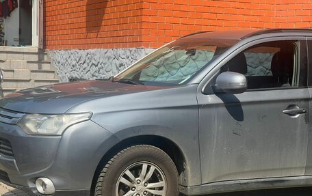 Mitsubishi Outlander III рестайлинг 3, 2012 год, 985 000 рублей, 4 фотография