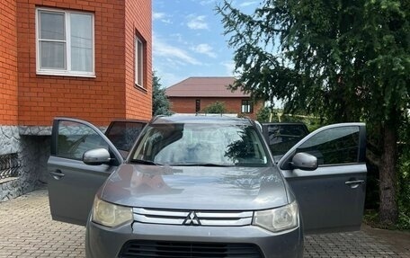 Mitsubishi Outlander III рестайлинг 3, 2012 год, 985 000 рублей, 9 фотография
