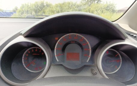 Honda Fit III, 2010 год, 755 000 рублей, 10 фотография