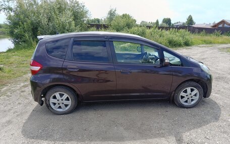 Honda Fit III, 2010 год, 755 000 рублей, 4 фотография