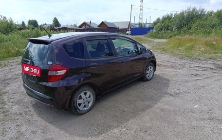Honda Fit III, 2010 год, 755 000 рублей, 2 фотография