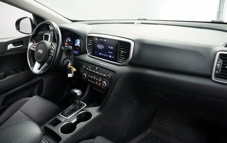 KIA Sportage IV рестайлинг, 2021 год, 2 482 000 рублей, 11 фотография