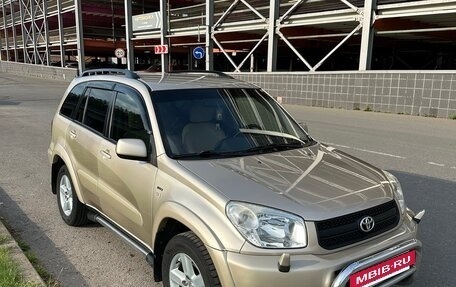 Toyota RAV4, 2004 год, 1 050 000 рублей, 4 фотография
