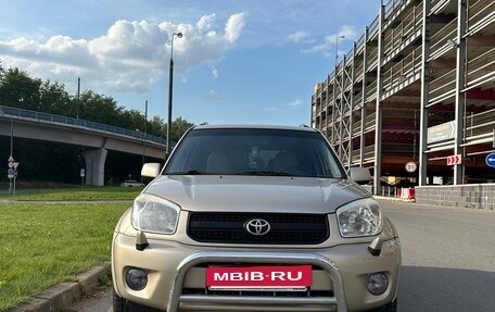 Toyota RAV4, 2004 год, 1 050 000 рублей, 2 фотография