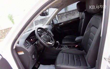 Volkswagen Tiguan II, 2022 год, 2 238 000 рублей, 5 фотография