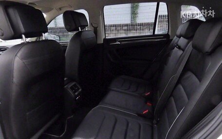 Volkswagen Tiguan II, 2022 год, 2 238 000 рублей, 6 фотография