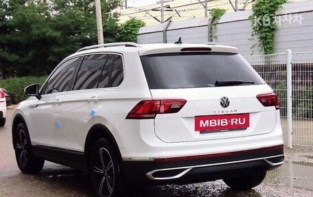 Volkswagen Tiguan II, 2022 год, 2 238 000 рублей, 3 фотография
