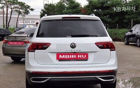 Volkswagen Tiguan II, 2022 год, 2 238 000 рублей, 4 фотография