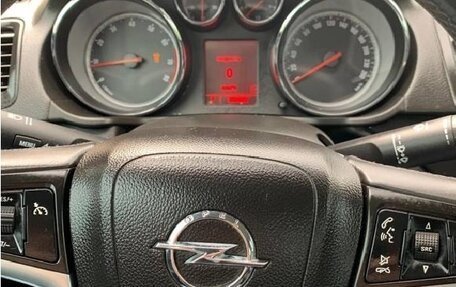 Opel Insignia II рестайлинг, 2010 год, 650 000 рублей, 10 фотография