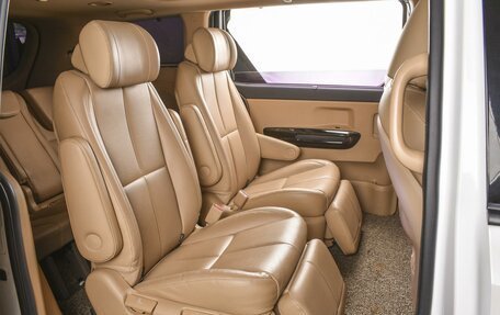 KIA Carnival III, 2019 год, 2 840 000 рублей, 7 фотография