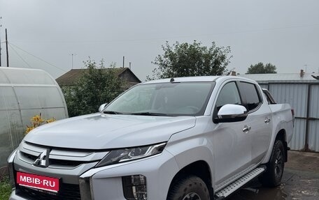 Mitsubishi L200 IV рестайлинг, 2019 год, 2 790 000 рублей, 1 фотография