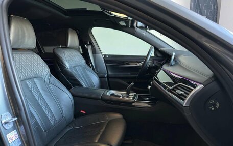 BMW 7 серия, 2019 год, 6 000 000 рублей, 33 фотография