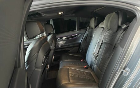 BMW 7 серия, 2019 год, 6 000 000 рублей, 38 фотография