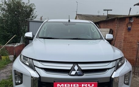 Mitsubishi L200 IV рестайлинг, 2019 год, 2 790 000 рублей, 2 фотография