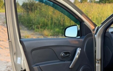 Renault Logan II, 2014 год, 650 000 рублей, 10 фотография