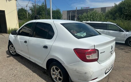 Renault Logan II, 2018 год, 650 000 рублей, 4 фотография