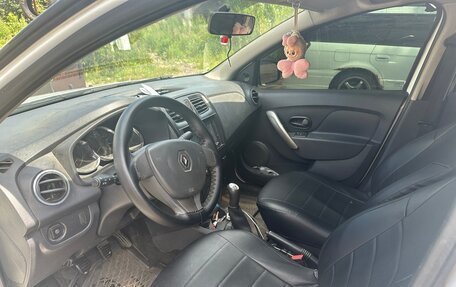 Renault Logan II, 2018 год, 650 000 рублей, 6 фотография