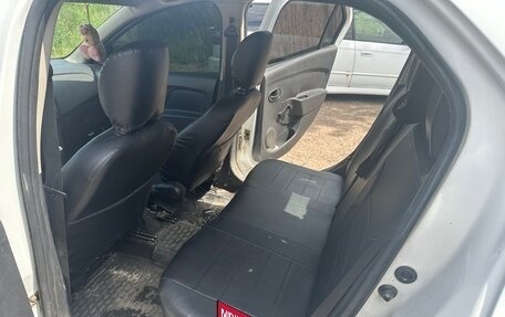 Renault Logan II, 2018 год, 650 000 рублей, 7 фотография